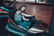尋找神秘少女的游戲——免費下載少女游戲，少女冒險，自由選擇的神秘世界等待你探索！