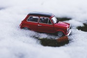 大利好！車市、股市都“沸騰”了！汽車以舊換新補貼來了，買新能源乘用車補2萬元！有車企已迅速跟進