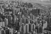 格力地產(chǎn)：退出房地產(chǎn)開發(fā)，收購珠海免稅集團(tuán)