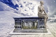 夢(mèng)到上墳的寓意與解讀，夢(mèng)到上墳的寓意與解讀
