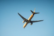 飛翔之夢——我乘飛機(jī)的夢境之旅，飛翔之夢，我乘飛機(jī)的云端之旅