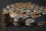 如何進(jìn)行貨幣兌換的操作？這些操作方法對資金流動有何影響？
