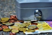 如何炒美國黃金？這種操作方式有哪些技巧和風(fēng)險？