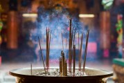 夢(mèng)中拜佛燒香，心靈的祈愿與信仰之旅，夢(mèng)中祈愿，心靈的信仰之旅，拜佛燒香尋覓安寧