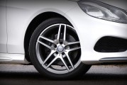 輪胎的直徑是多少？這種規(guī)格對(duì)車(chē)輛性能有何影響？