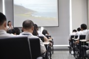 揭秘招聘網(wǎng)站排名，知乎如何成為職場(chǎng)人士的新寵？，知乎，揭秘職場(chǎng)招聘新趨勢(shì)，如何逆襲成為熱門平臺(tái)？