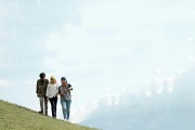 伊甸園的自由游戲，一場(chǎng)關(guān)于成長(zhǎng)與激情的游戲，伊甸園，在成長(zhǎng)與激情中尋找自我