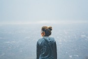 夢回故里，與已故母親重逢，夢回故里，重逢已故母親