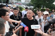 連發(fā)11條動(dòng)態(tài)！于東來發(fā)聲：大家不要擔(dān)心我，若干年后，胖東來不是什么傳奇也不是神話