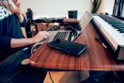 哈佛大學(xué)教授Jason Furman：人工智能不是在取代人類，而是與人類互補和合作