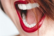 夢(mèng)到頭發(fā)長(zhǎng)長(zhǎng)了，解讀夢(mèng)境的深層含義，夢(mèng)境解讀，頭發(fā)長(zhǎng)長(zhǎng)，深層含義探究