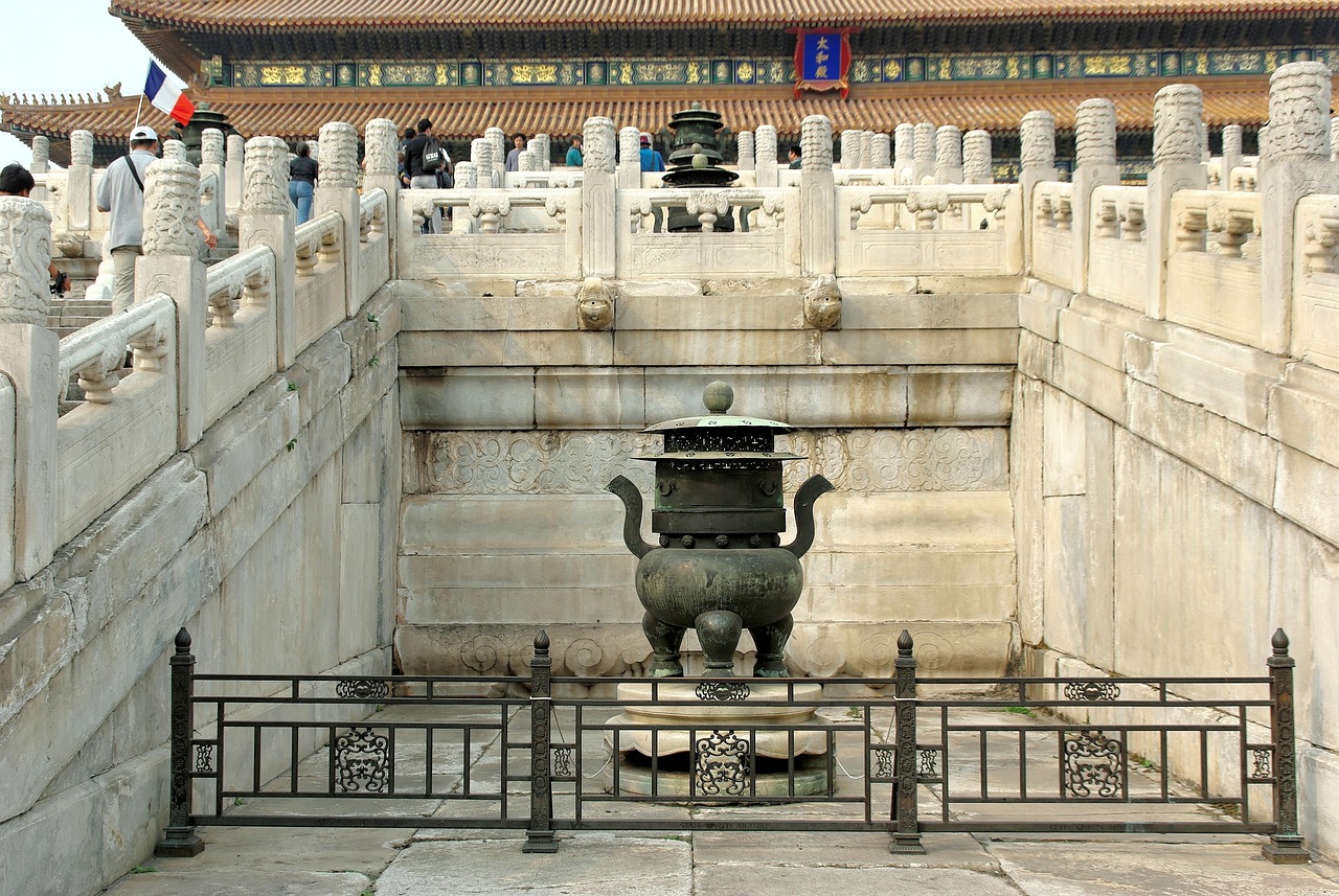 夢(mèng)到墓地，解讀夢(mèng)境中的預(yù)兆與深層含義