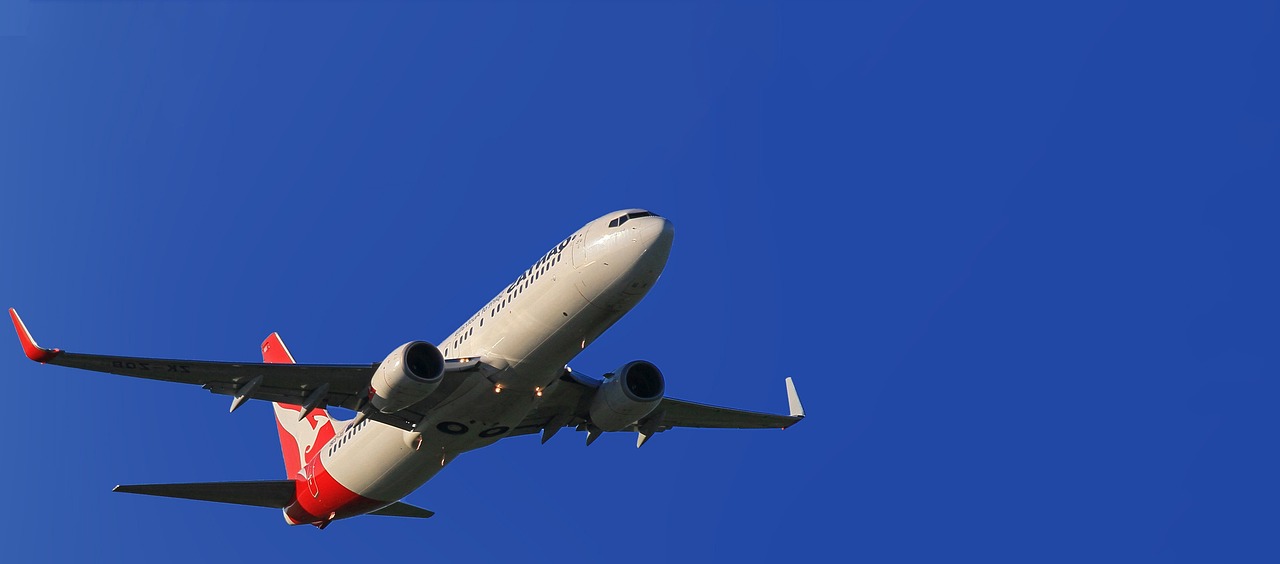 飛翔之旅，夢(mèng)到坐飛機(jī)旅游的奇妙體驗(yàn)