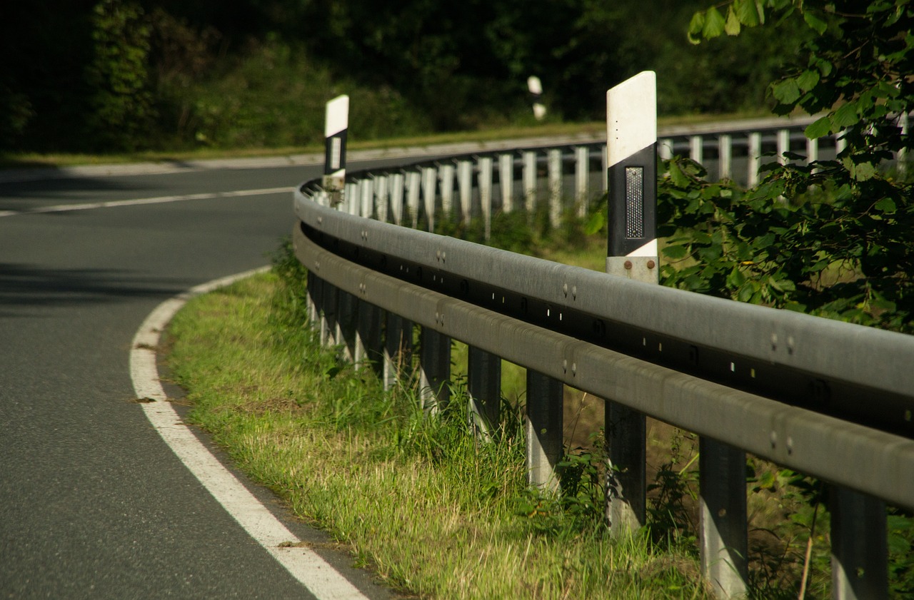 阿聯(lián)酋發(fā)布新交通法規(guī)，強化自動駕駛使用與道路安全