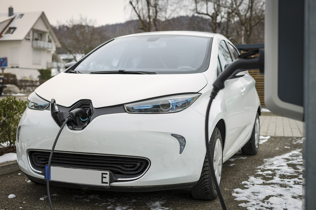 深入剖析特斯拉網(wǎng)站流量，揭示電動(dòng)車(chē)巨頭線(xiàn)上布局策略