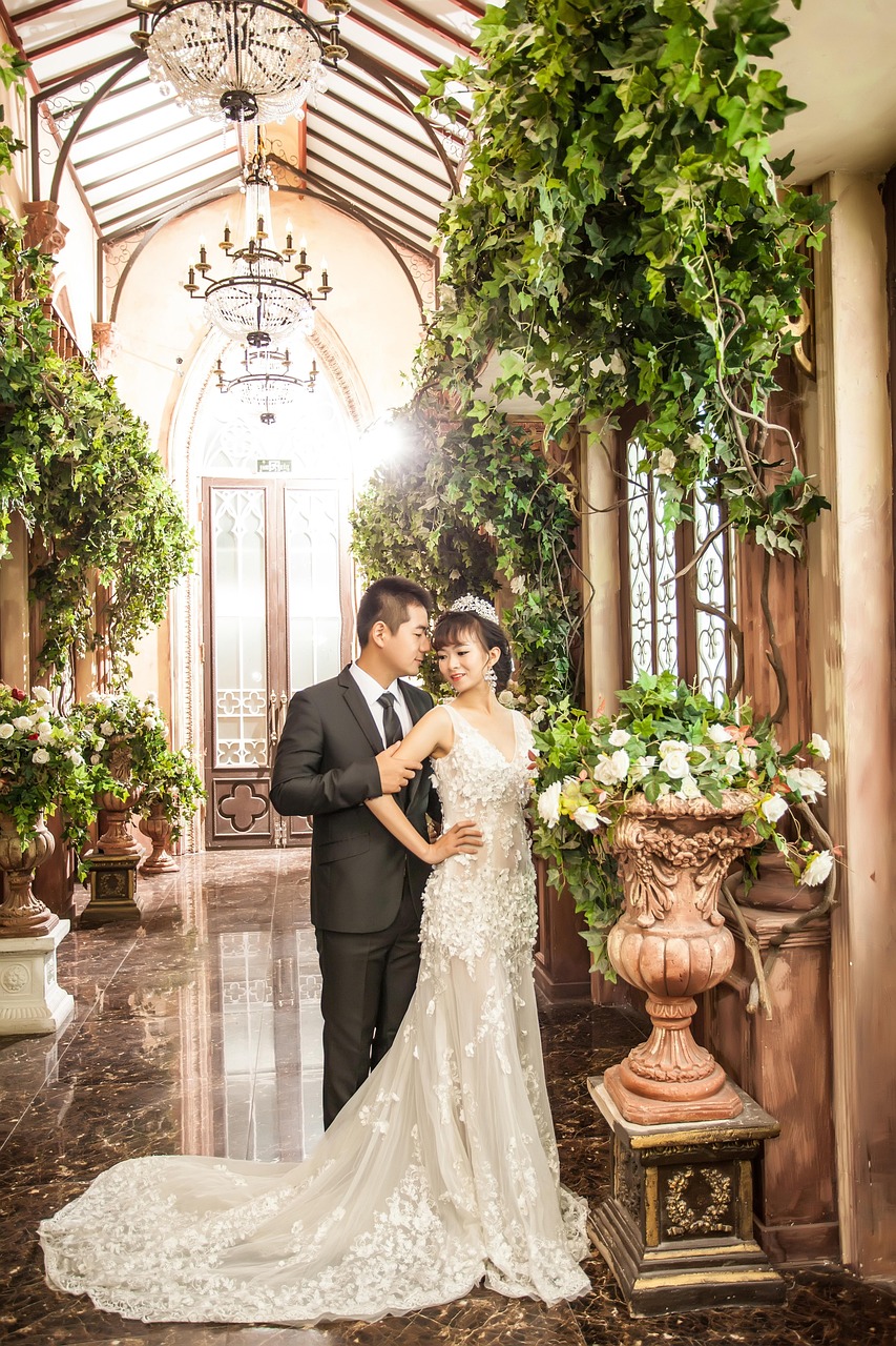 注冊(cè)結(jié)婚穿什么最合適？婚禮當(dāng)天搭配指南