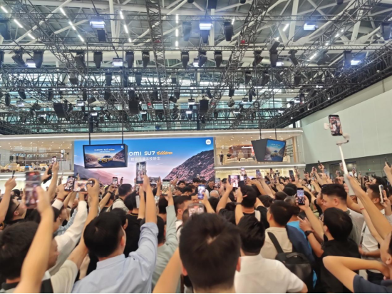 直擊廣州車展：雷軍的車“很亮眼”，但余承東的車“更神秘” | 次世代車研所