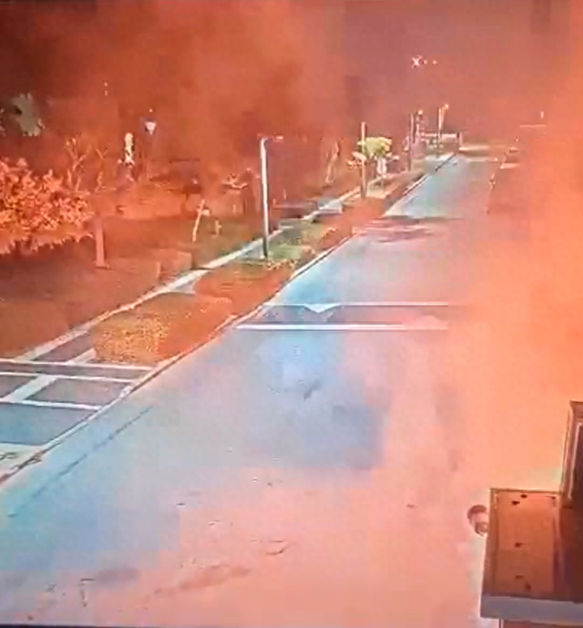 快訊！外媒：兩枚照明彈落入內(nèi)塔尼亞胡住所院子里，3名嫌疑人被捕