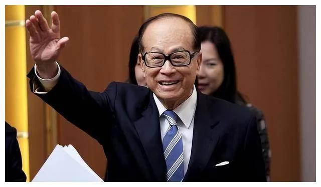 李嘉誠(chéng)再開金口：未來(lái)十年，中國(guó)近50%的家庭，將面臨6大危機(jī)，早知道早準(zhǔn)備！