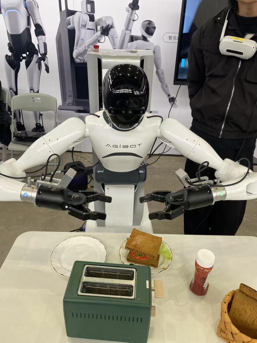 人形機器人哪家強？宇樹、智元、星海圖、開普勒等同臺競技