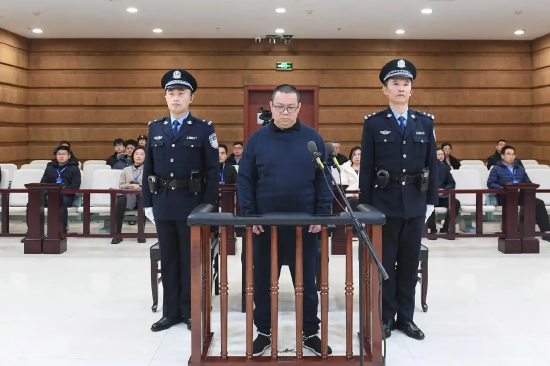 維持死刑，中國(guó)華融國(guó)際控股公司原總經(jīng)理白天輝二審宣判