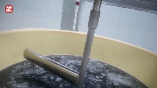 3·15晚會丨“保水蝦仁”，浮出水面！1斤蝦仁7兩冰……
