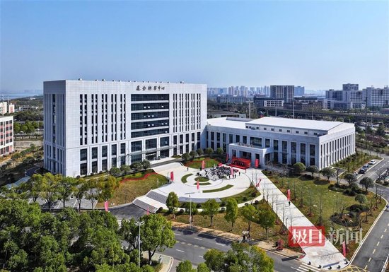1000萬美元！知名校友穩(wěn)健醫(yī)療董事長李建全捐贈的這棟樓落成投用