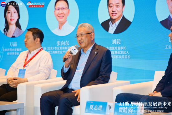 工業(yè)富聯(lián)董事長鄭弘孟：希望用AI制造所有東西，“努力再活10年，你會(huì)長生不老”